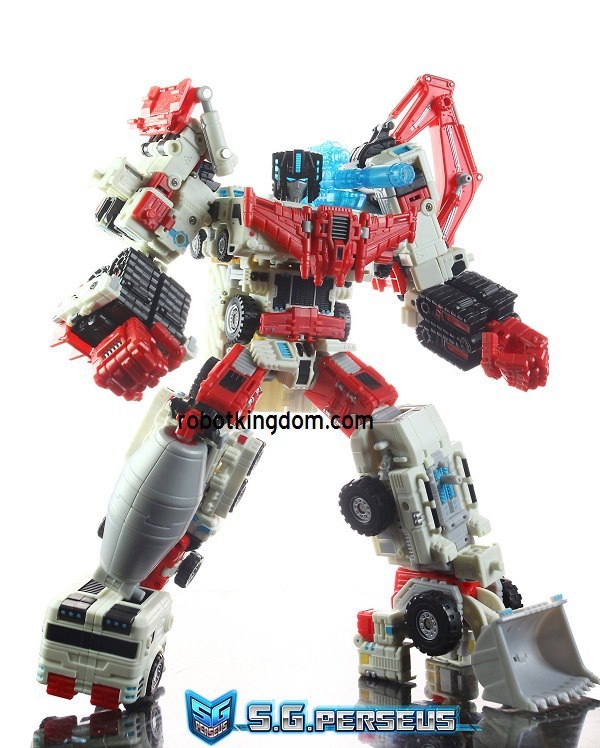 TFC Toys Exclusive Safe Guard Perseus Combiner In Hand Image  (20 of 22)